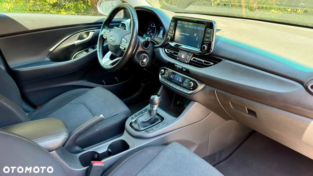 Hyundai i30 1.6 D Comfort DCT - 29