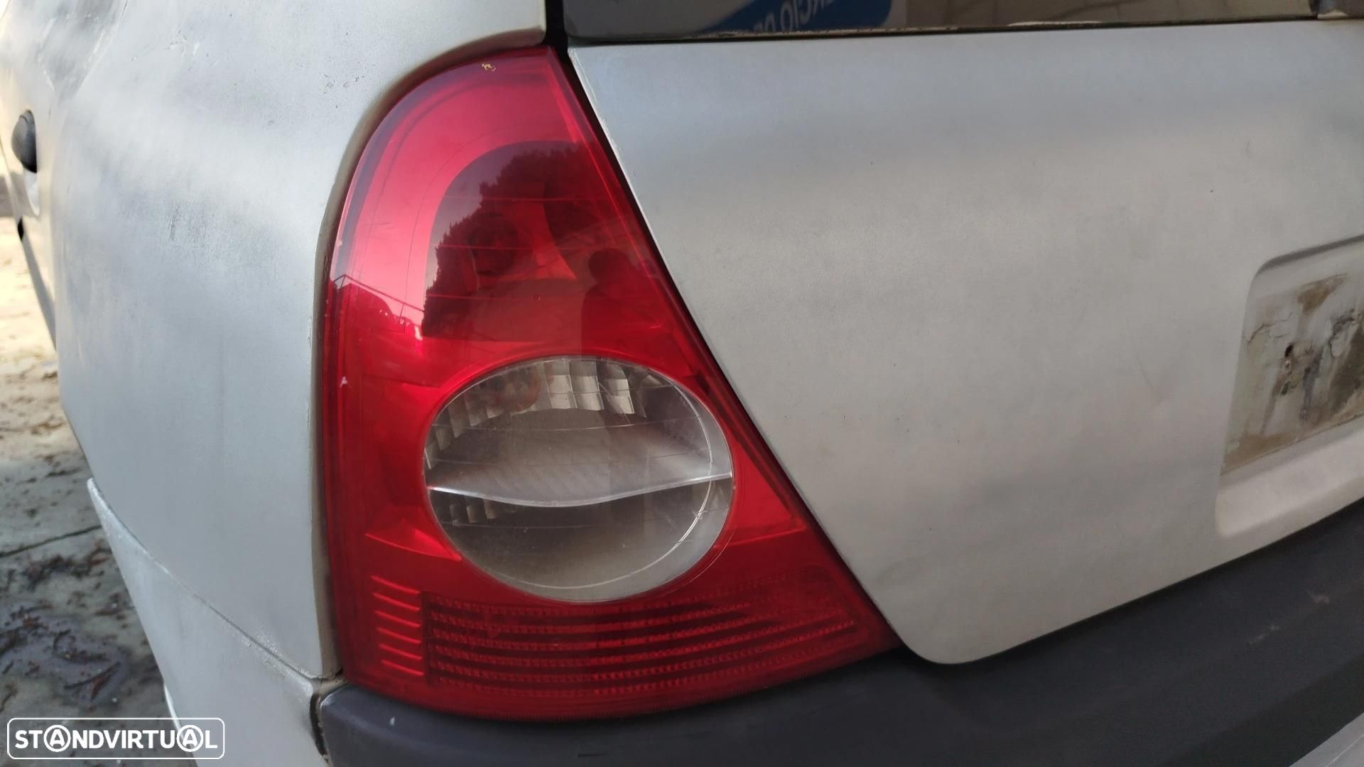 Farolim esquerdo RENAULT Clio II (BB0/1/2_, CB0/1/2_) - 1