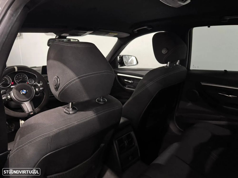 BMW 330 - 13
