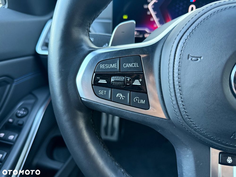 BMW Seria 3 320d xDrive M Sport sport - 16