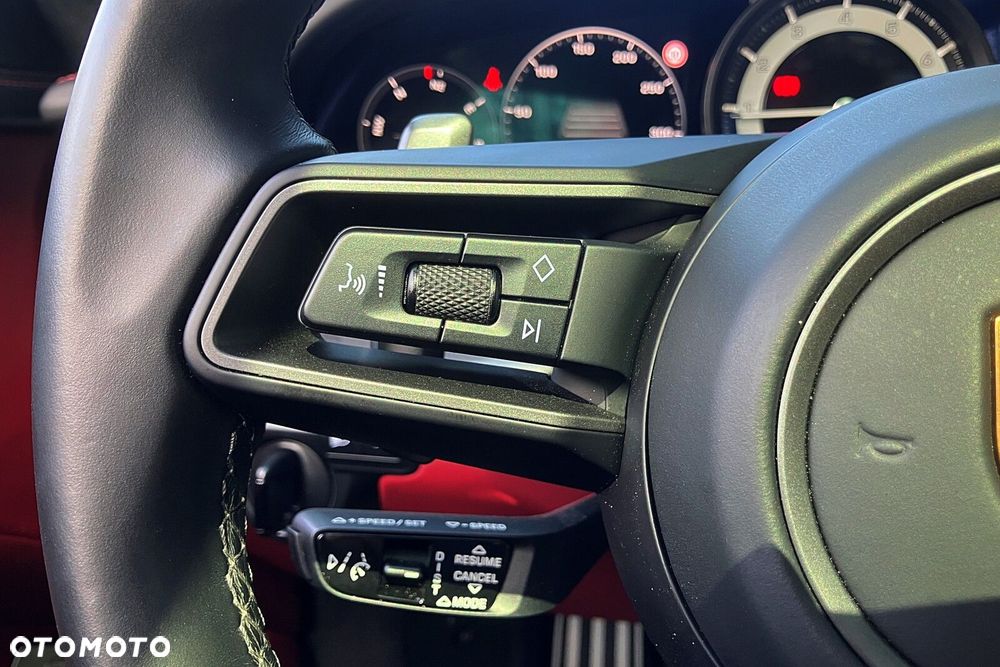 Porsche 911 Carrera - 25