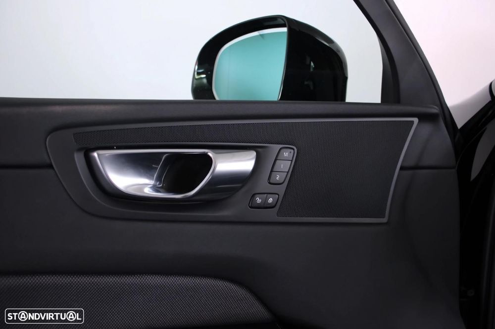 Volvo XC 60 2.0 T6 PHEV Black Edition AWD - 6