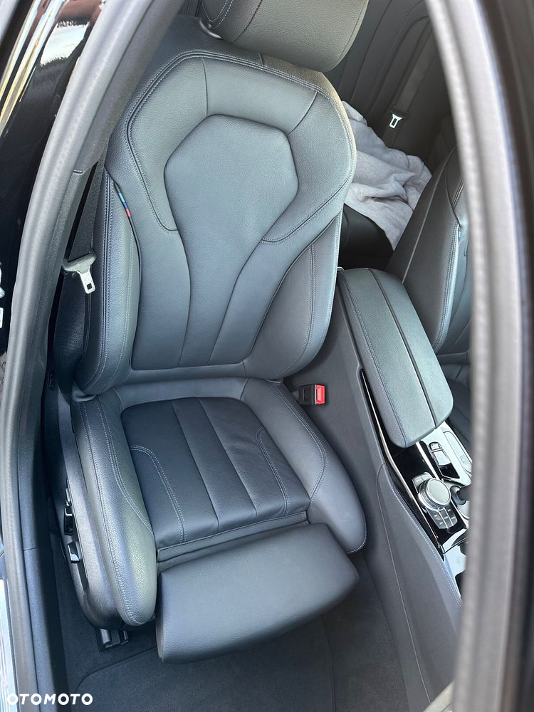 BMW Seria 5 530d xDrive Touring - 14