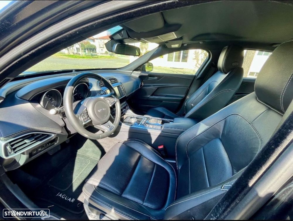 Jaguar XE 2.0 D Prestige Aut. - 3