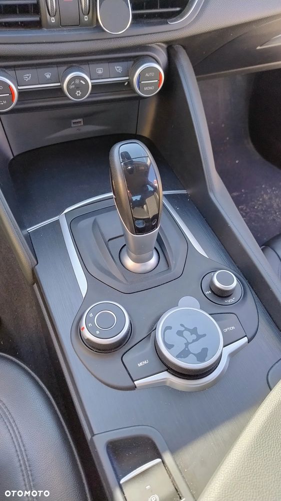 Alfa Romeo Giulia 2.0 Turbo Super - 13