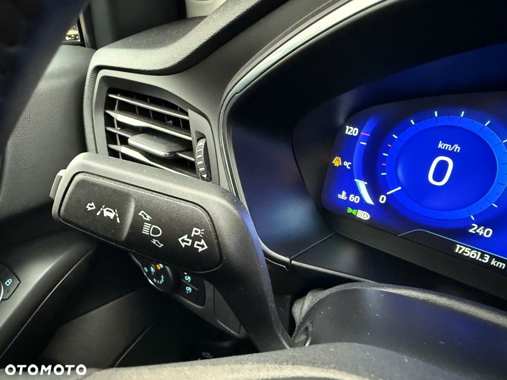 Ford Focus 1.0 EcoBoost mHEV Titanium X - 17