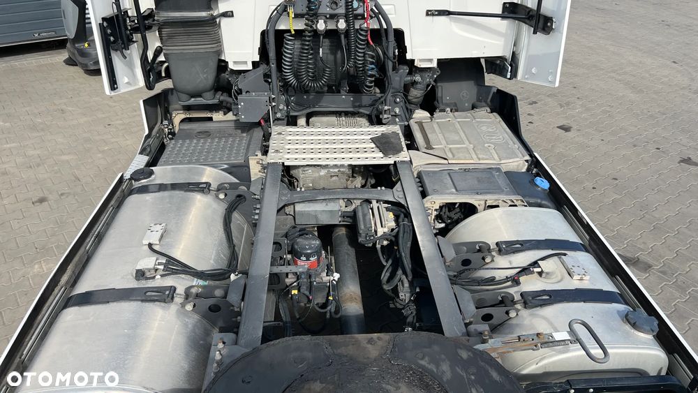 Renault T480 - 11