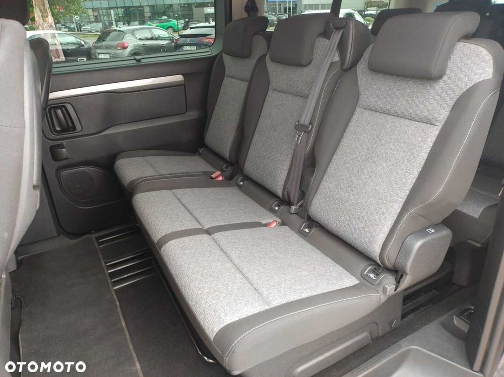 Peugeot Traveller - 15