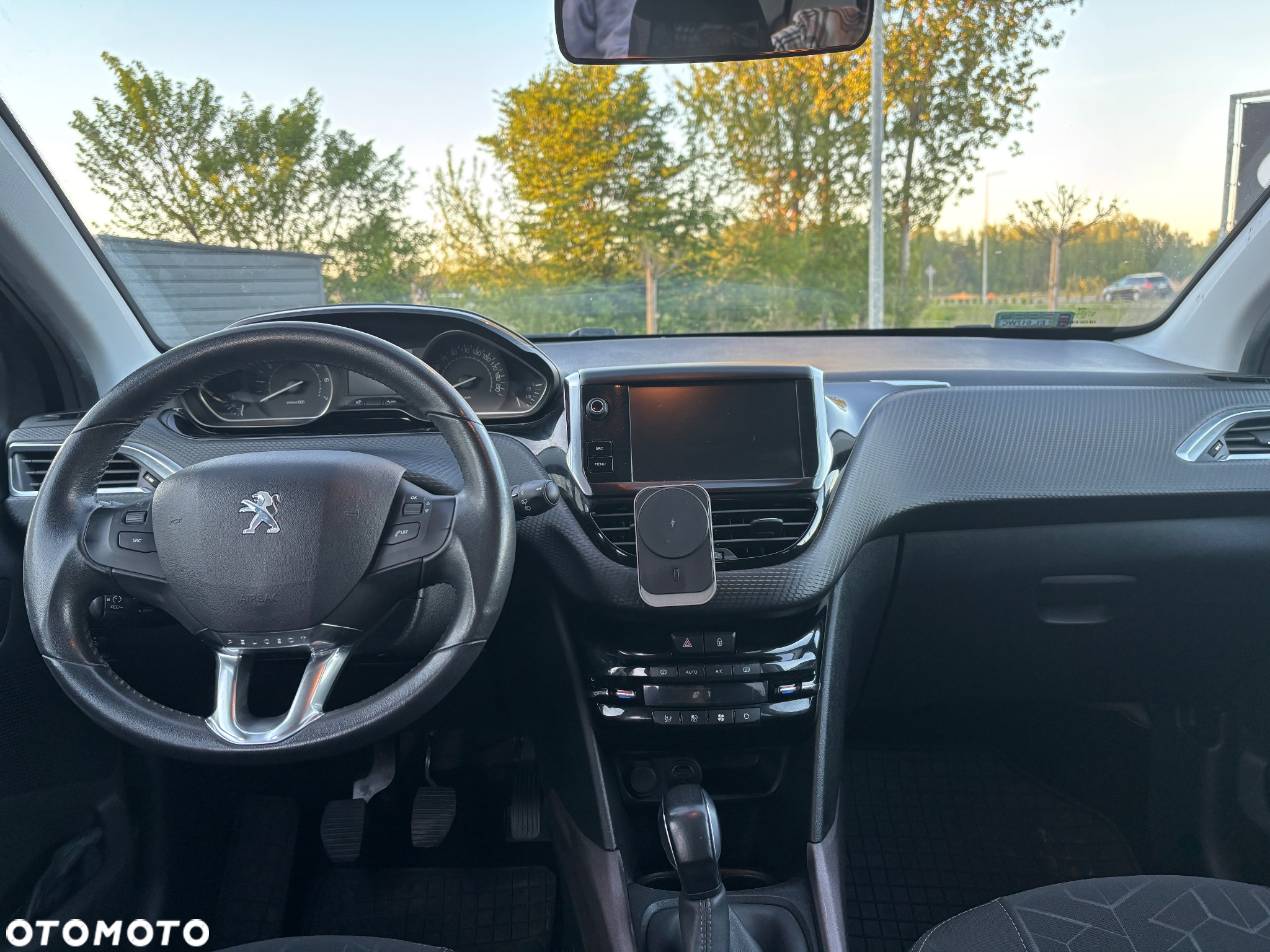 Peugeot 2008 1.2 Pure Tech Style S&S - 11