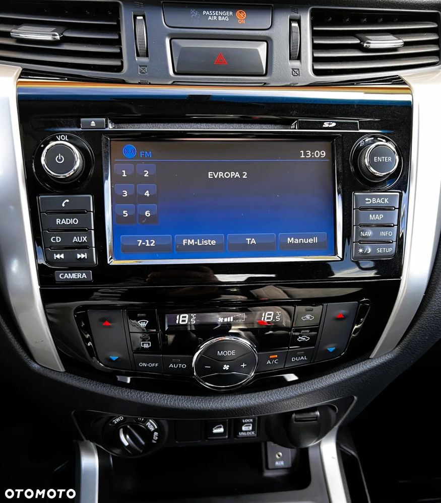 Nissan Navara DC 4x4 EU6 S&S Tekna - 9