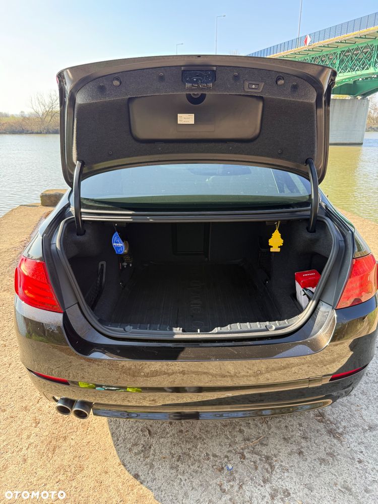 BMW Seria 5 530d xDrive - 28