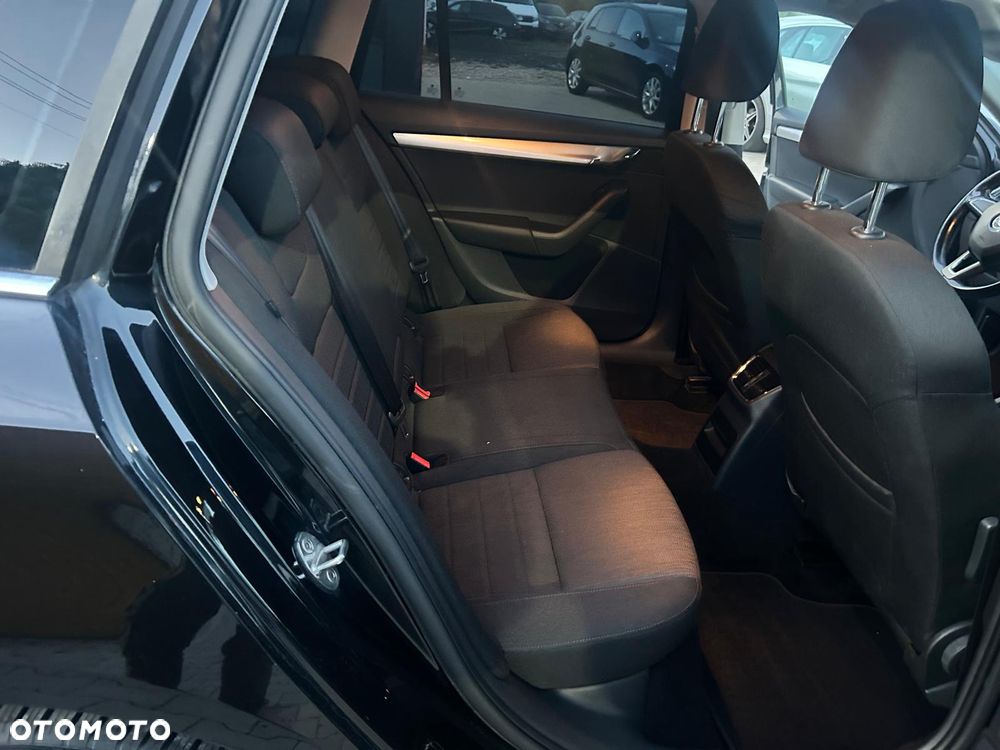 Skoda Octavia 2.0 TDI Style DSG - 27