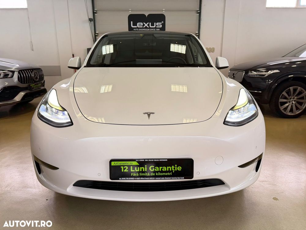 Tesla Model Y - 3