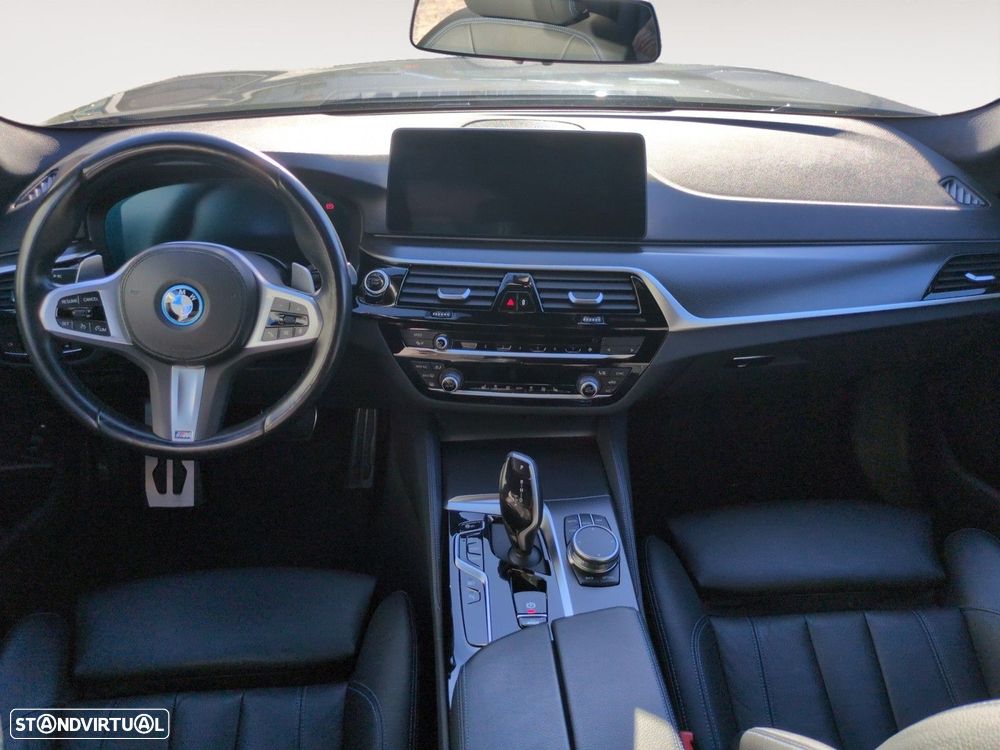 BMW 530 e Pack Desportivo M - 10