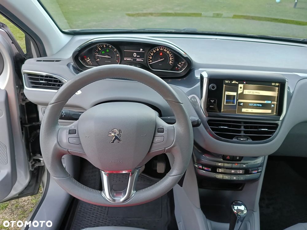 Peugeot 208 120 VTI Automatik Allure - 20