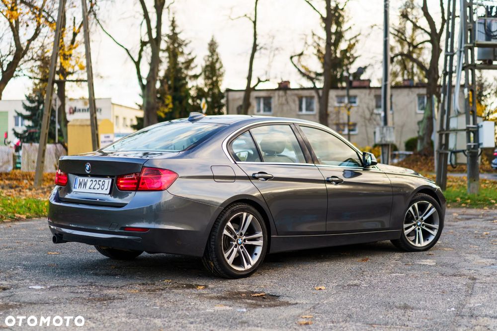 BMW Seria 3 320i - 6