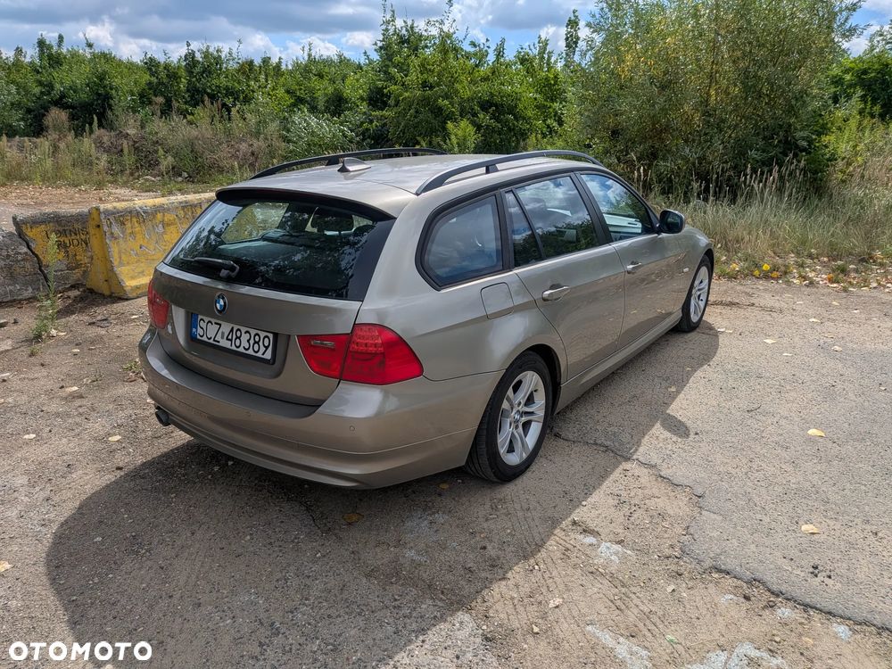 BMW Seria 3 318d DPF - 12