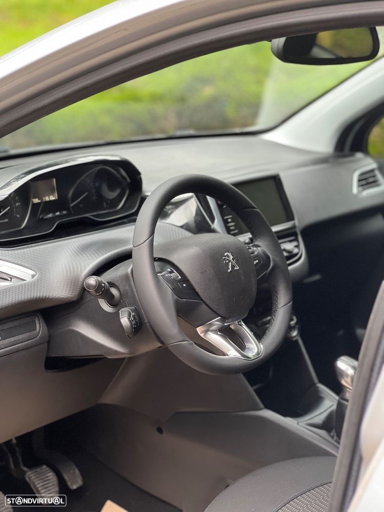 Peugeot 208 1.2 PureTech Style - 8