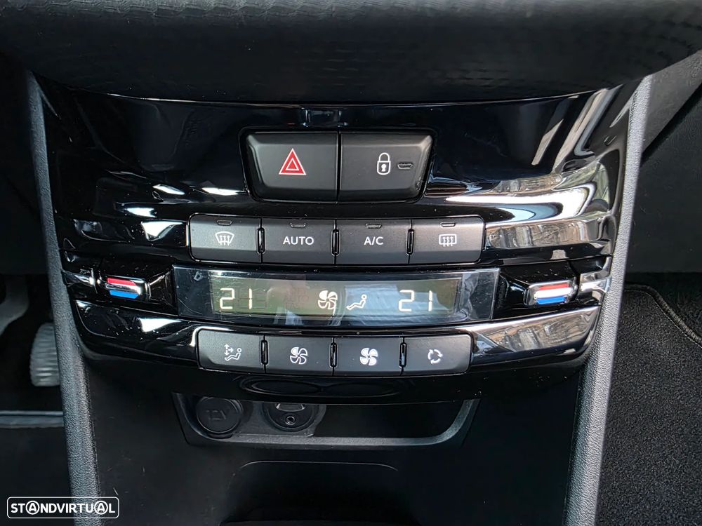 Peugeot 2008 PureTech 82 Allure - 24