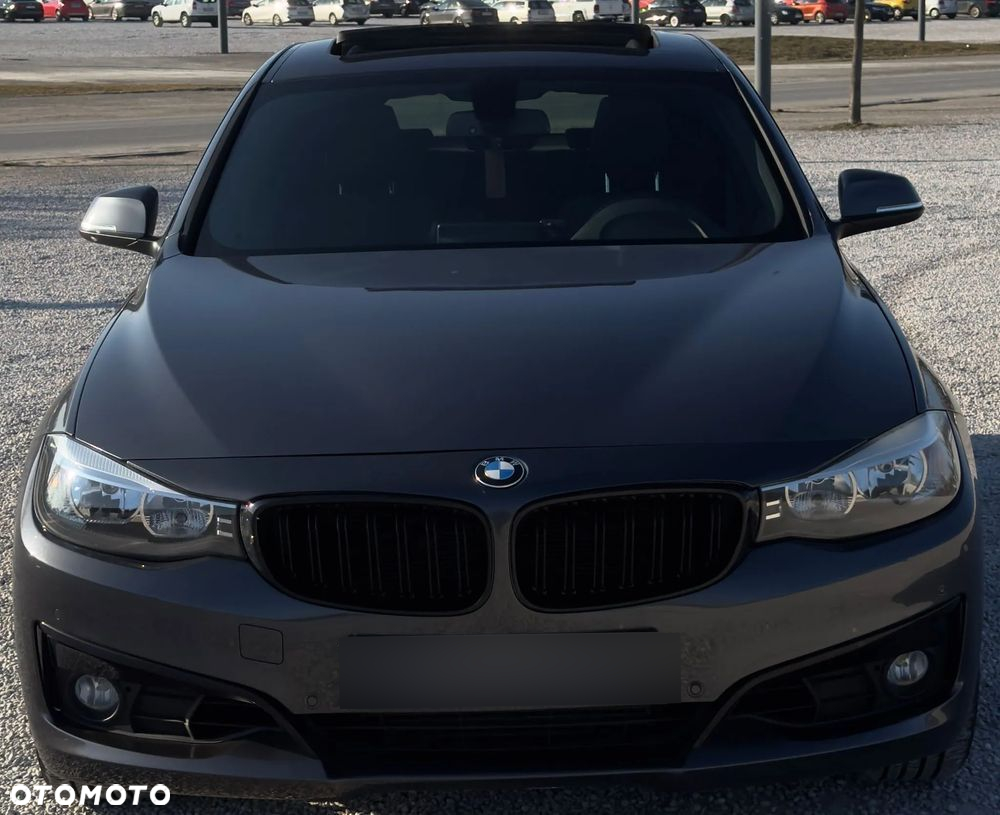 BMW 3GT 328i GT Sport Line - 32