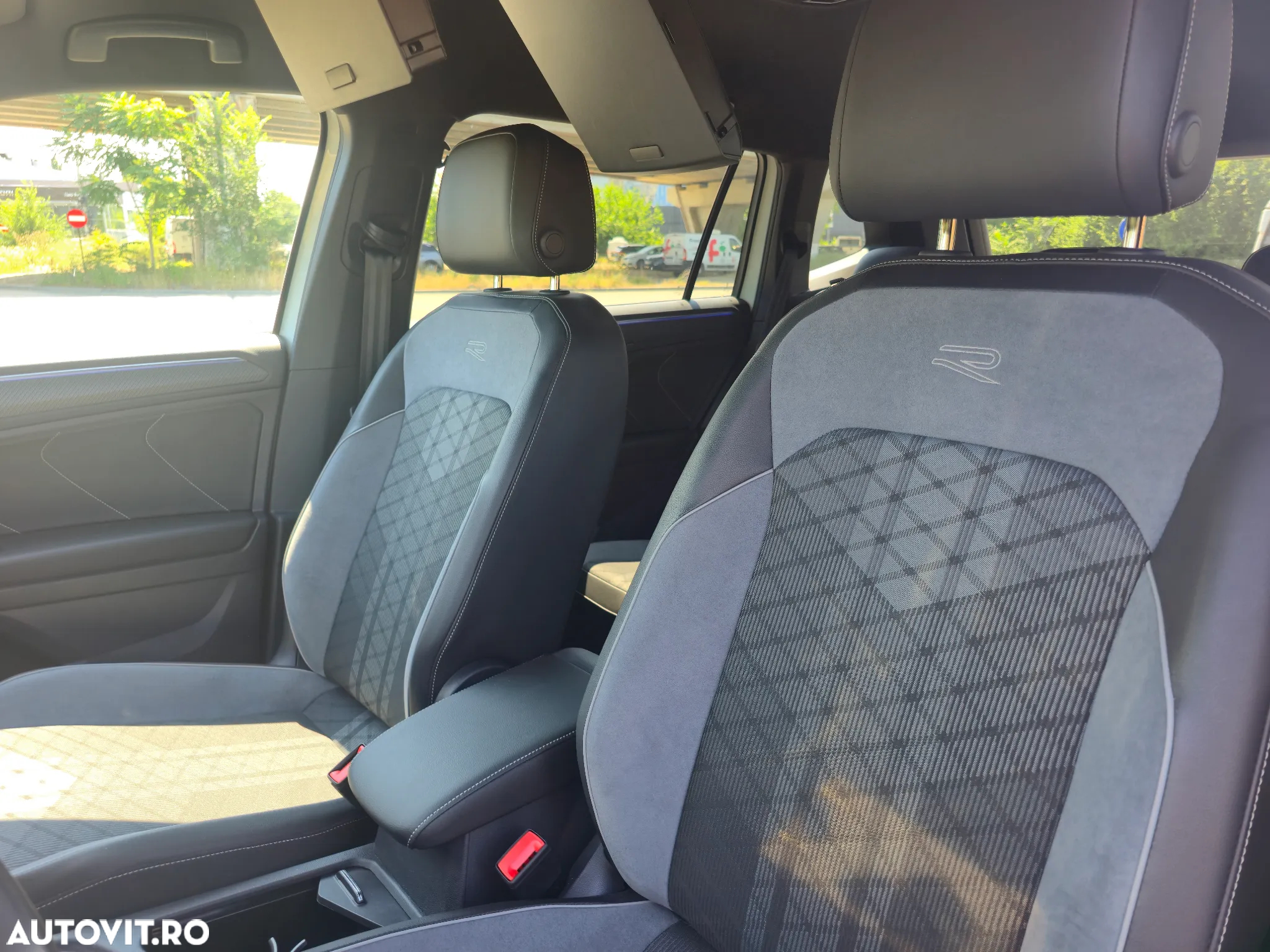 Volkswagen Tiguan Allspace 2.0 TSI 4Mot DSG R-Line - 17