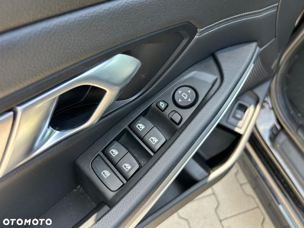 BMW Seria 3 320d xDrive M Sport sport - 34