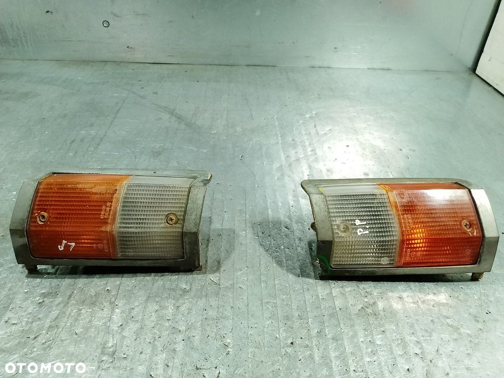 KIERUNKOWSKAZY PRZÓD KOMPLET FIAT 125P - 1