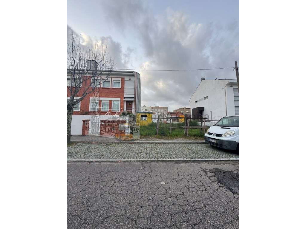 VENDE-E TERRENO PARA CONSTRUÇÃO - Grande imagem: 2/21
