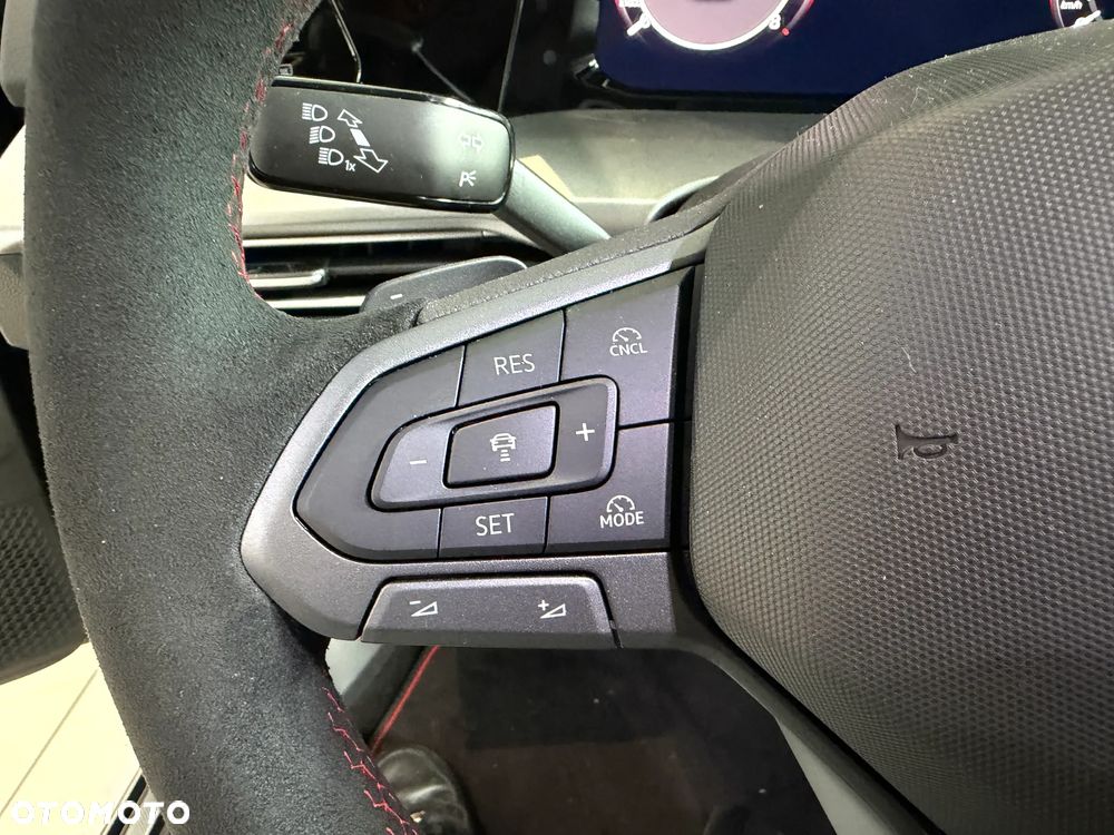 Volkswagen Golf 2.0 TSI GTI Edition 50 DSG - 17