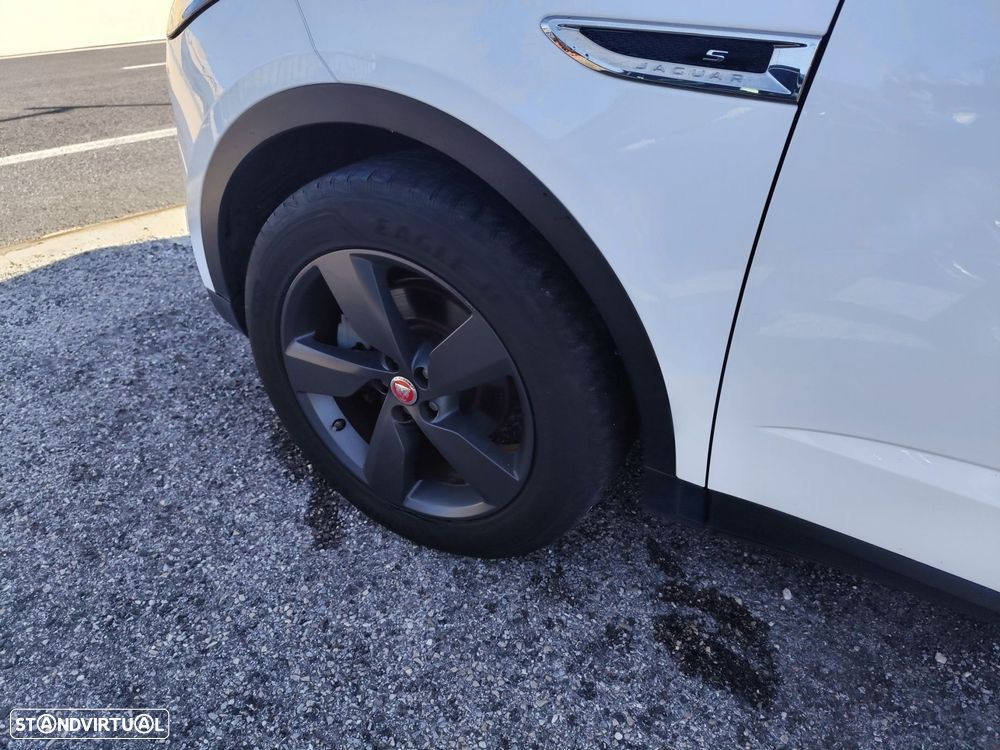 Jaguar E-Pace 2.0 i4D S - 6