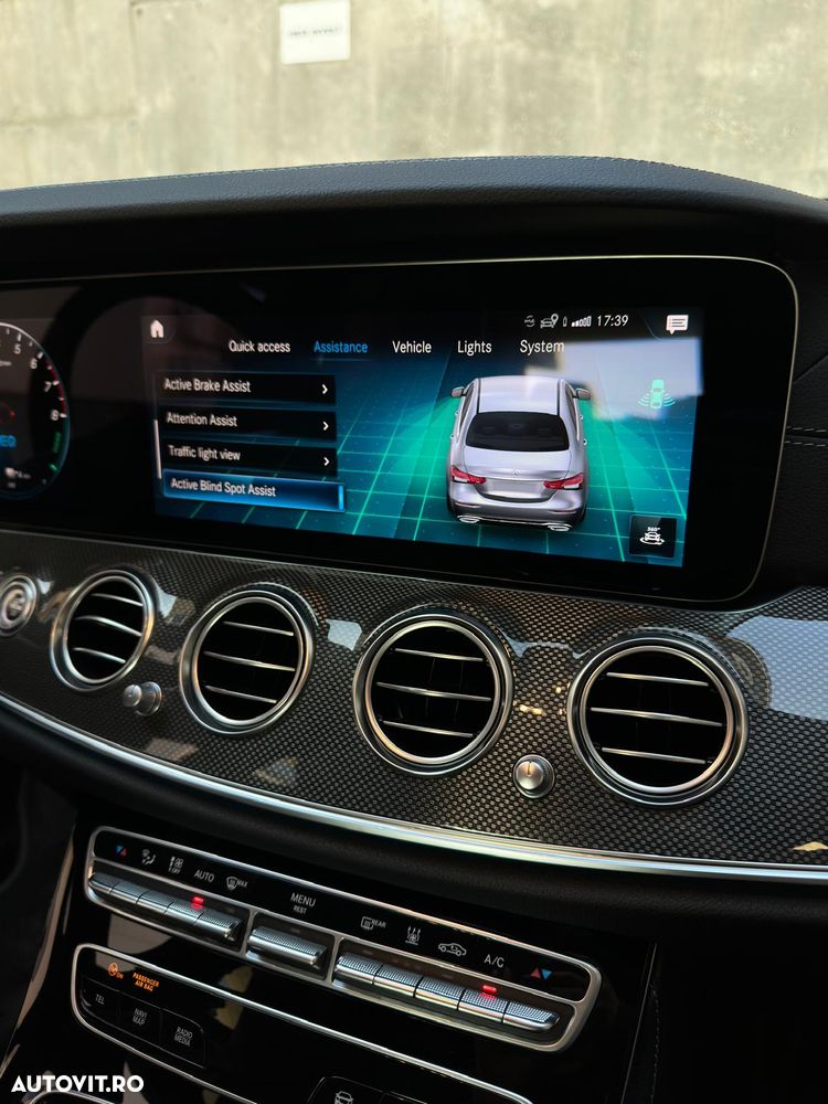 Mercedes-Benz E 300 4MATIC 9G-TRONIC AMG Line - 24