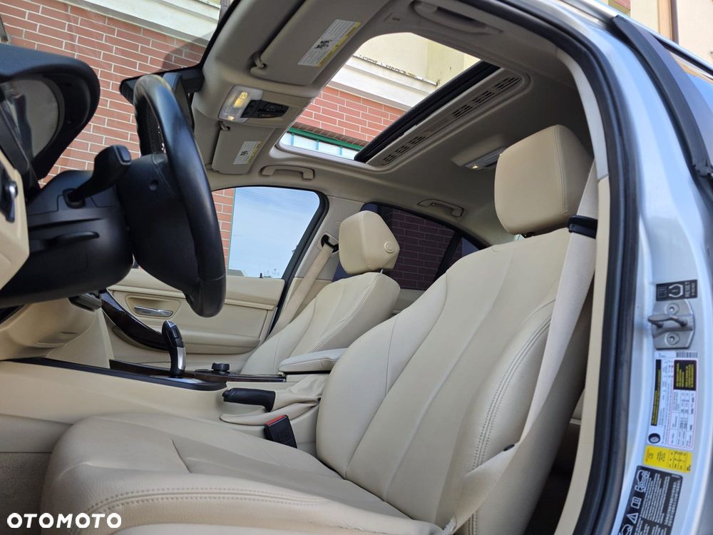 BMW Seria 3 328i xDrive - 12