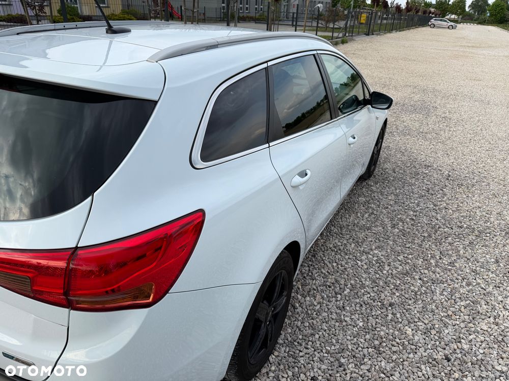 Kia Ceed - 12