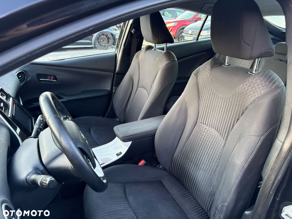 Toyota Prius Hybrid - 9