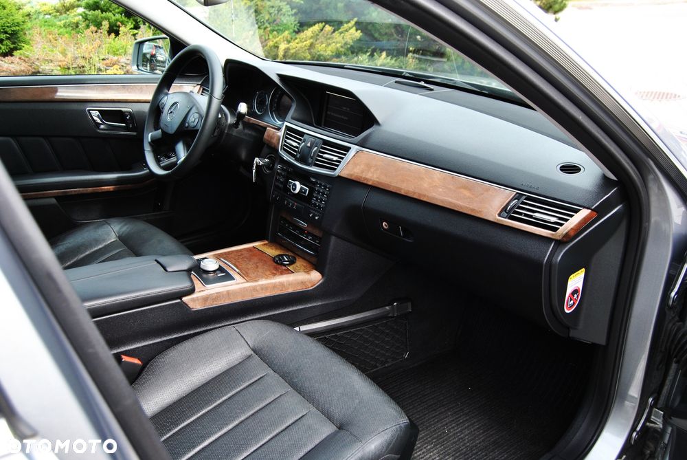 Mercedes-Benz Klasa E 300 CDI DPF BlueEFFICIENCY 7G-TRONIC Elegance - 10