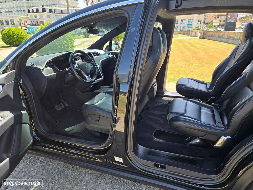 Tesla Model X 100D - 17