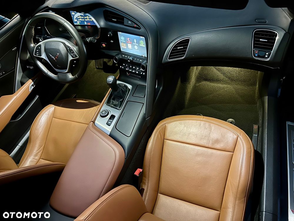 Chevrolet Corvette - 17