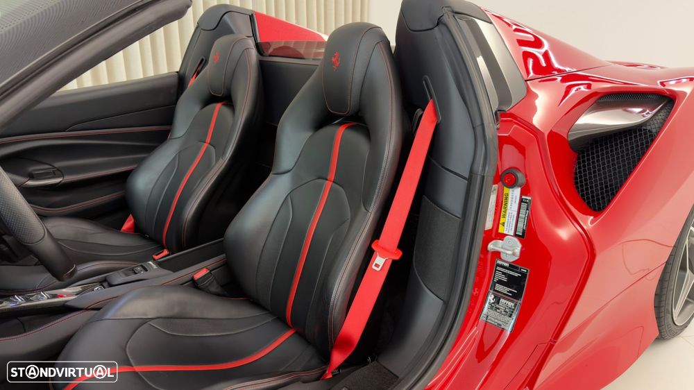 Ferrari F8 Tributo Spider - 24