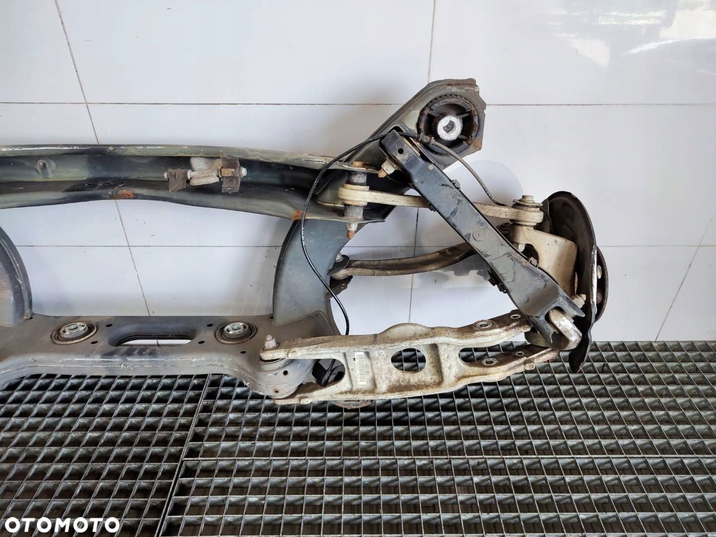 BELKA SANKI TYŁ OŚ WÓZEK ZAWIESZENIE MERCEDES C-KLASA W205 KOMBI - 5