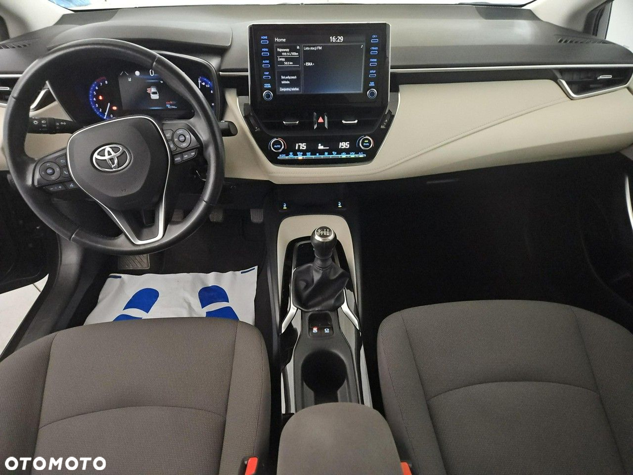 Toyota Corolla 1.6 Comfort - 13