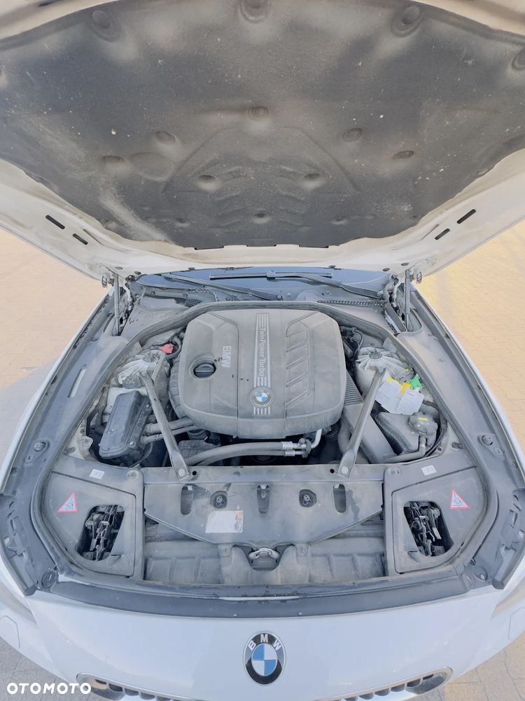 BMW Seria 5 520d xDrive - 17