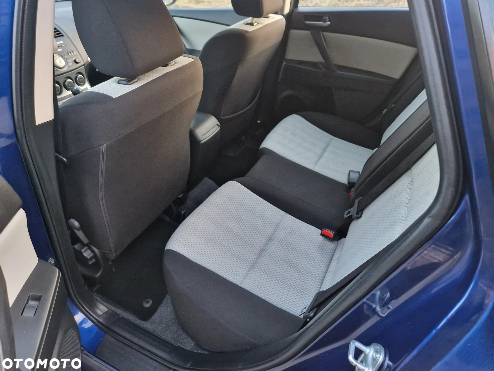 Mazda 3 1.6 Exclusive + - 5