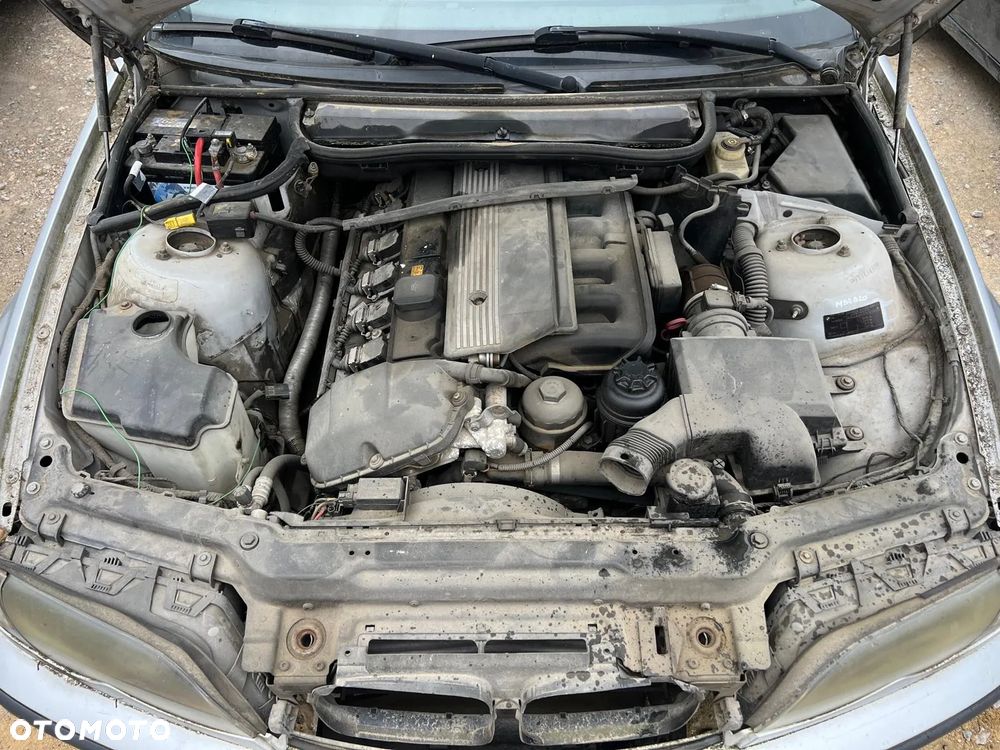 BMW E46 318i kombi (354/7 Titansilber metallic) części maska zderzak błotnik lampa klapa drzwi fotele silnik M52B20 - 9