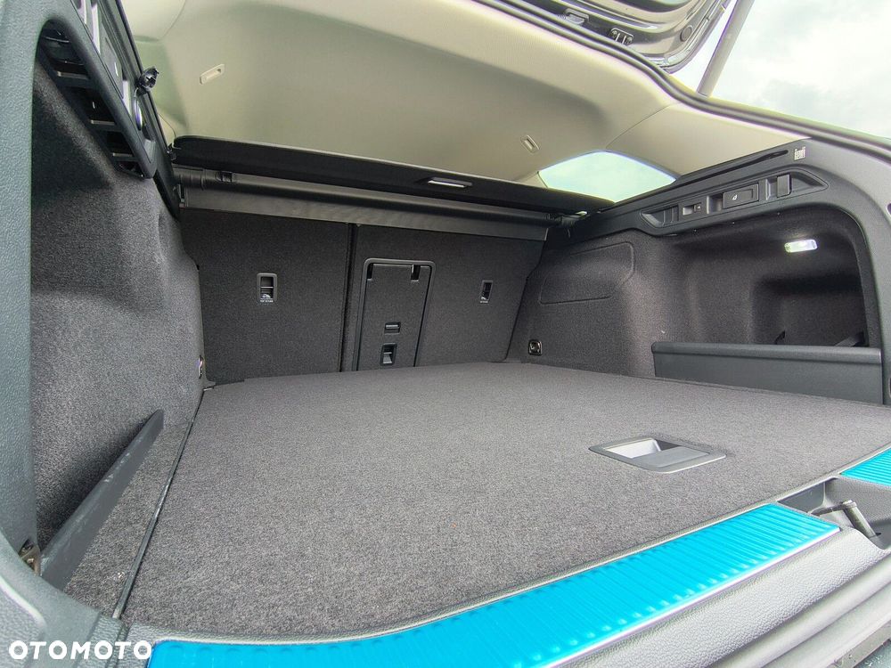 Volkswagen Passat - 36