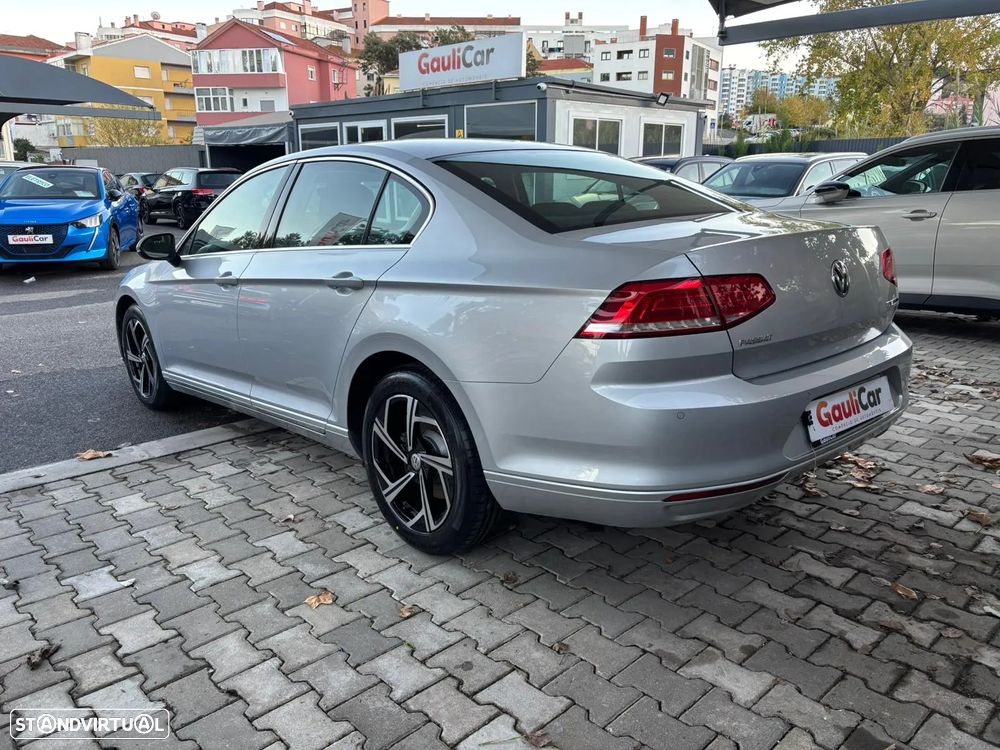 VW Passat 1.6 TDI Confortline - 12