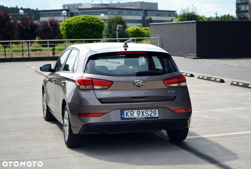 Hyundai i30 1.5 DPI Modern - 32