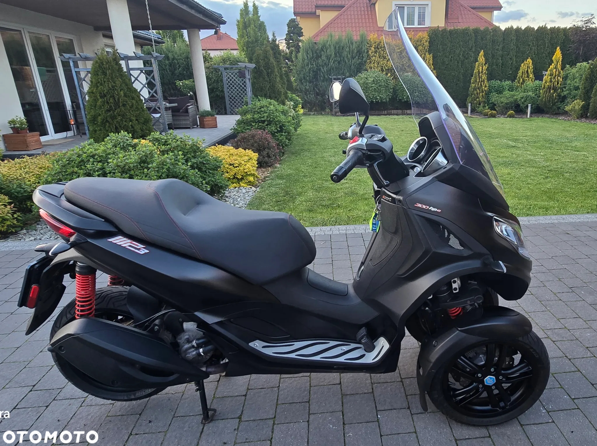 Piaggio MP-3 - 2