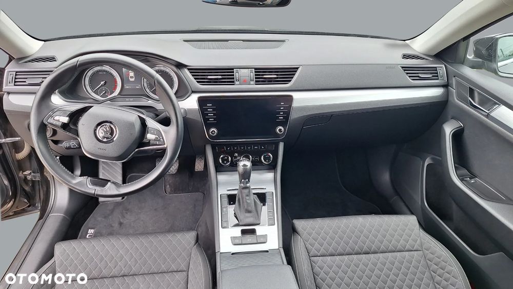 Skoda Superb 2.0 TSI Ambition DSG - 9