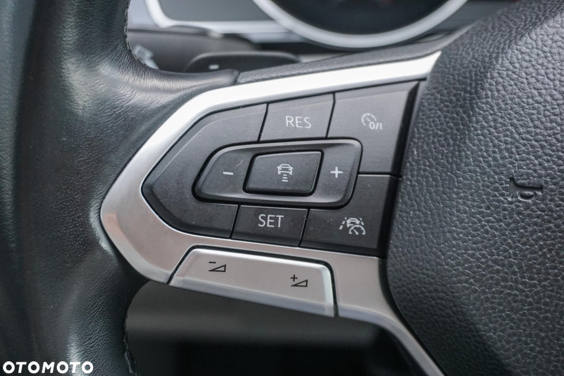 Volkswagen Passat 2.0 TSI Elegance DSG - 23