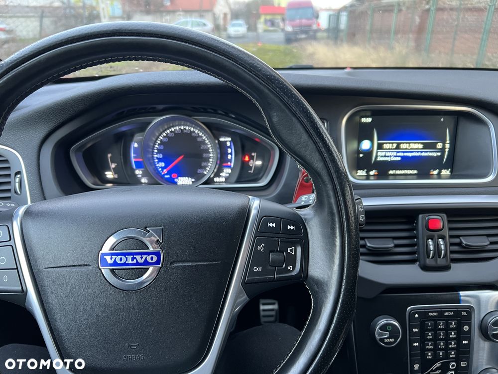 Volvo V40 D2 Drive-E R-Design Momentum - 17